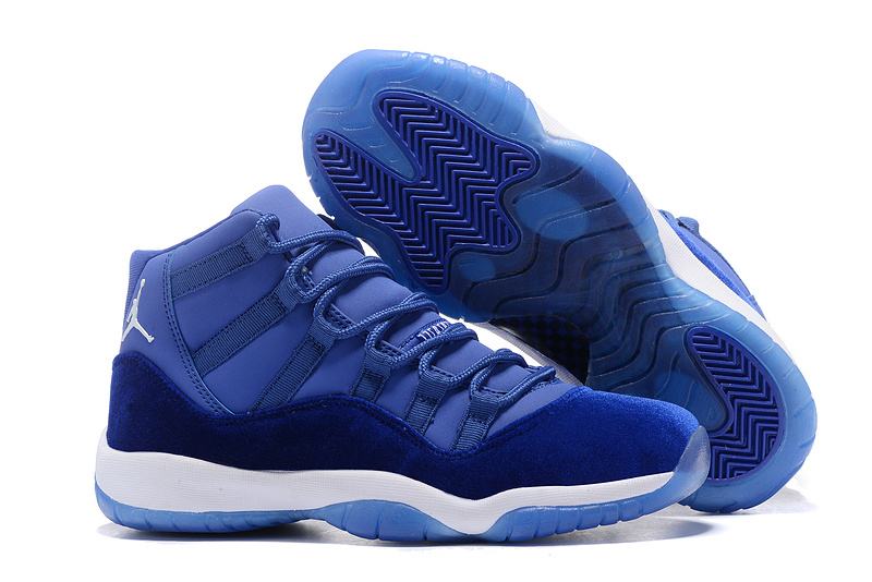 women's royal blue basketball shoes