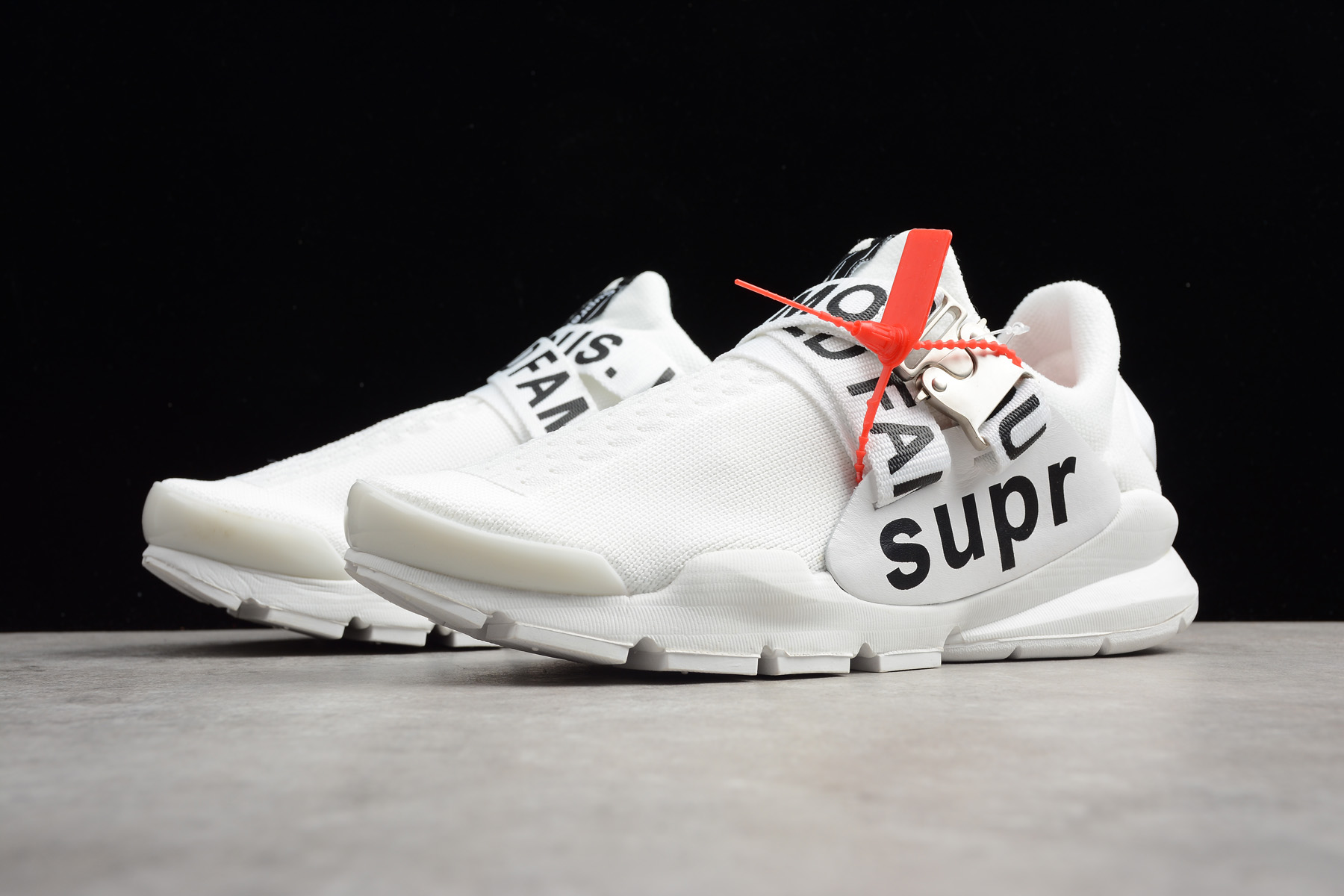 Supreme x Nike Sock Dart \