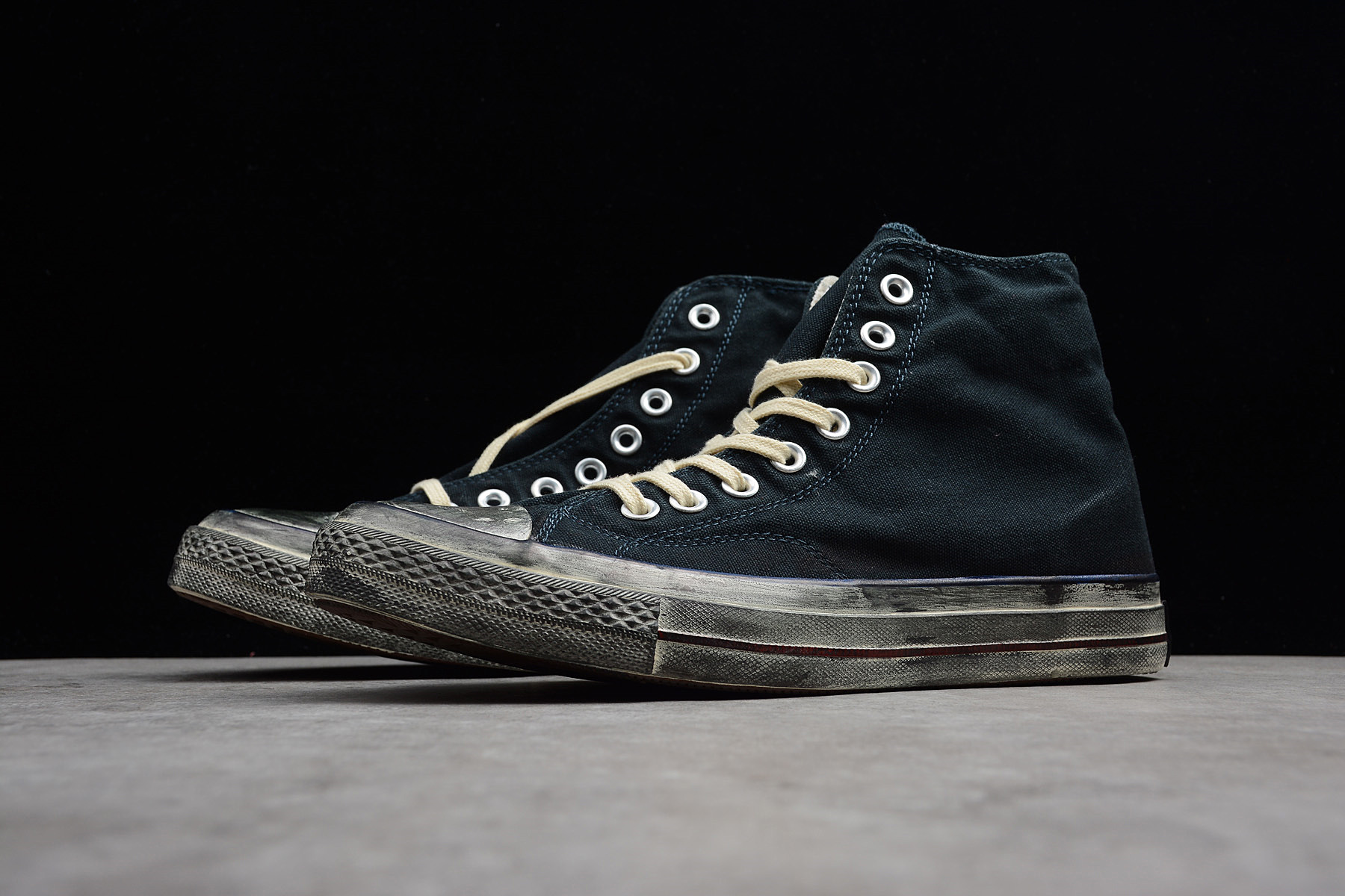 how to wash black converse shoes