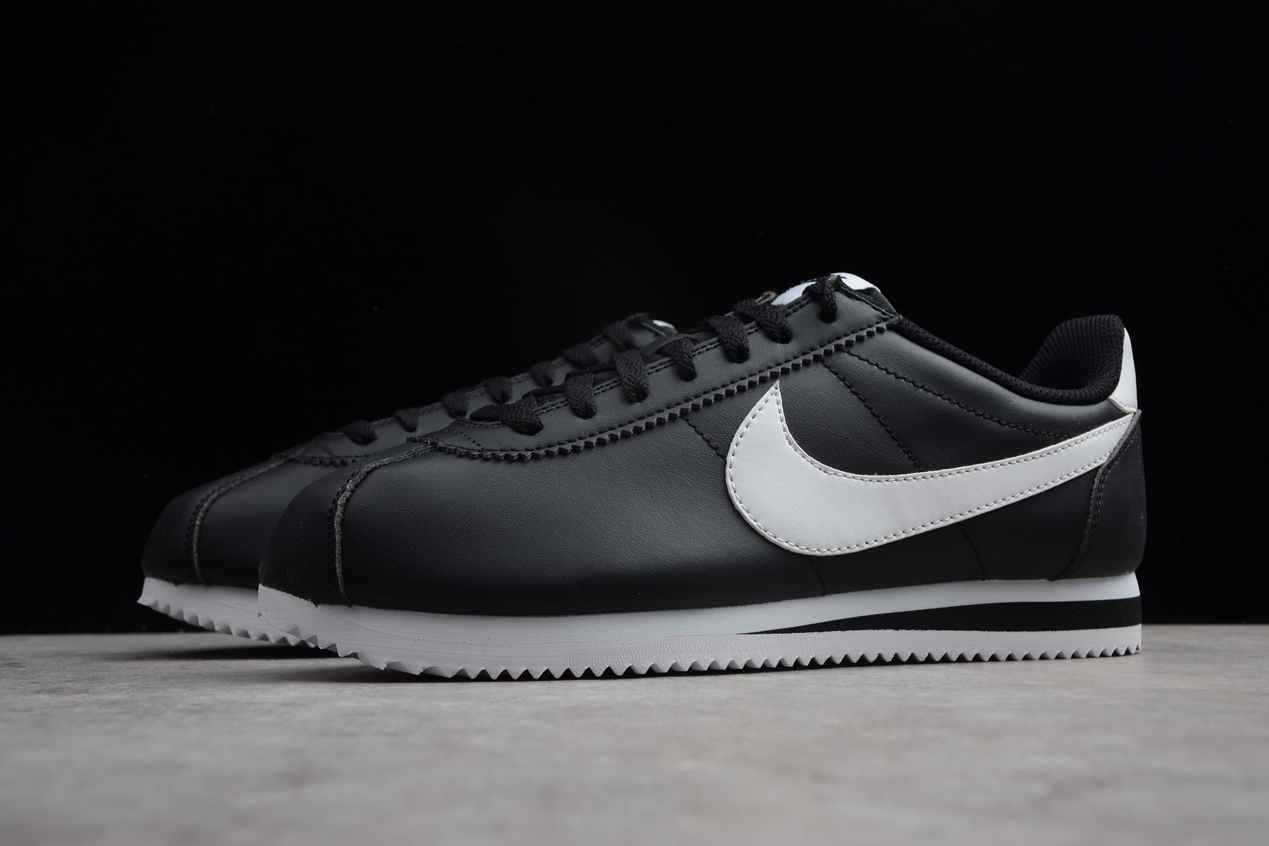 Nike Classic Cortez Leather Black/White Men's and Women's Size 807471-010